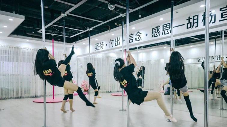 东城家庭式舞蹈工作室让你这个冬天不再寒冷–飞舞舞蹈工作室(雍和宫店)插图3SizuMilk